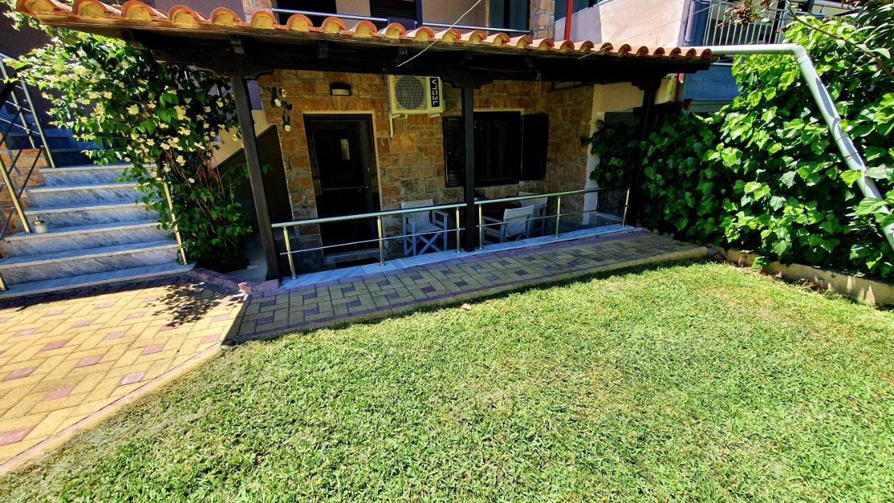 Апартаменты Katina'S House Вурвуру Экстерьер фото