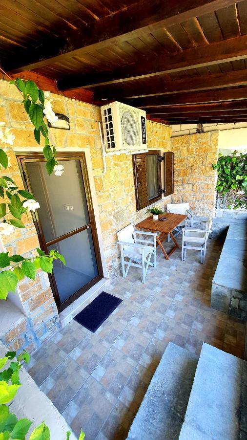 Апартаменты Katina'S House Вурвуру Экстерьер фото