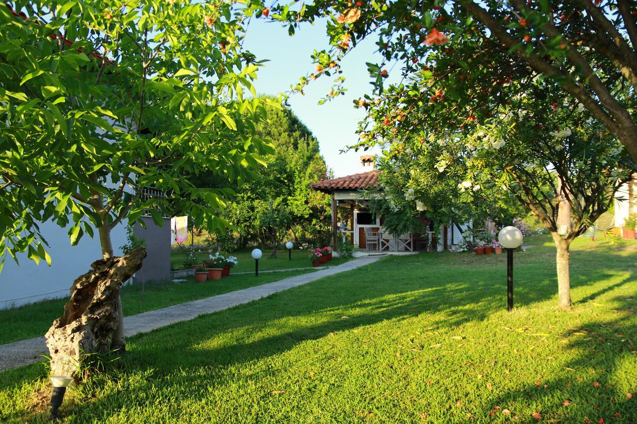 Апартаменты Katina'S House Вурвуру Экстерьер фото
